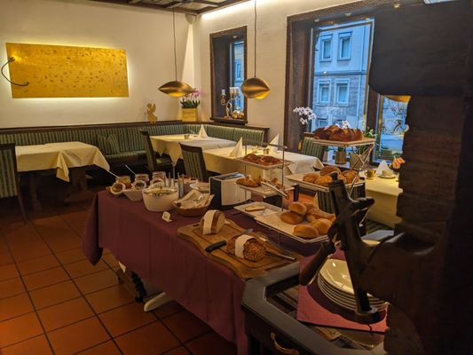 ZUR WEINSTEIGE - Hotel • Schlösschen • Gourmetrestaurant by null