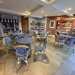 Inn At Churon Winery - Cafe area