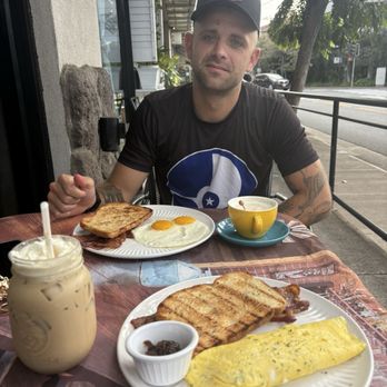 Farmhouse Cafe - Omelette, and the coffee - Breakfast & Brunch Near Me - Honolulu, Hawaii Farmhouse Cafe - Omelette, and the coffee - Breakfast & Brunch Near Me - Honolulu, Hawaii