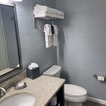 Baywatch Resort - Bathroom - Resorts Near Me - Traverse City, Michigan
