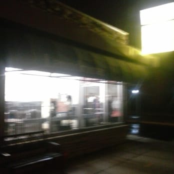 Layton Heights Laundromat - Nice clean small little place - Laundromat Near Me - Milwaukee, Wisconsin Layton Heights Laundromat - Nice clean small little place - Laundromat Near Me - Milwaukee, Wisconsin