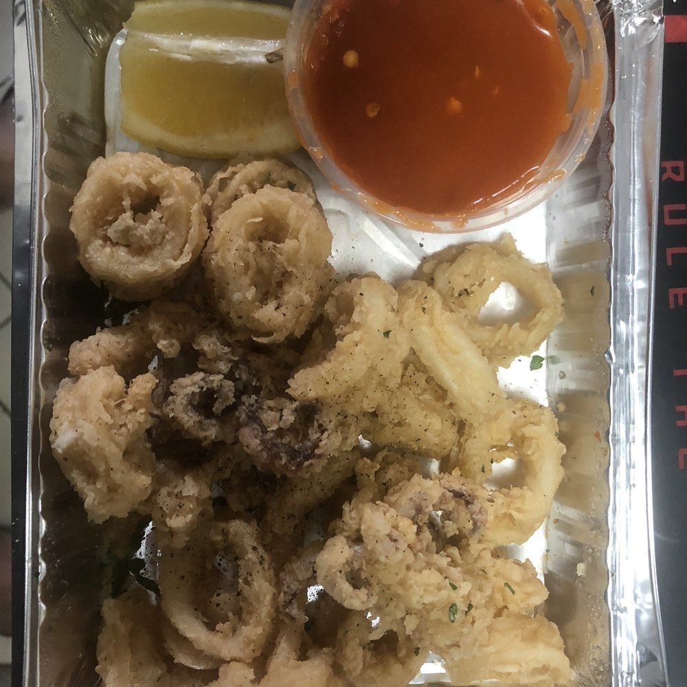 Giovanni's Brooklyn Eats - Calamari lunch special - Italian Near Me - Brooklyn, New York Giovanni's Brooklyn Eats - Calamari lunch special - Italian Near Me - Brooklyn, New York