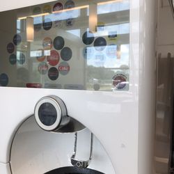 Fountain drink machine ~ many selections