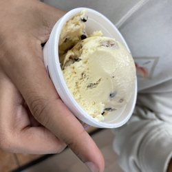 Braum's Ice Cream & Dairy Store - Chocolate Chip Cookie Dough