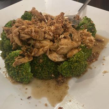 Thai Halal Bistro - Garlic Pepper Chicken - Thai Near Me - Missouri City, Texas Thai Halal Bistro - Garlic Pepper Chicken - Thai Near Me - Missouri City, Texas