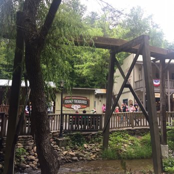Dollywood - Amusement Parks Near Me - Pigeon Forge, Tennessee Dollywood - Amusement Parks Near Me - Pigeon Forge, Tennessee