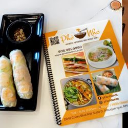 Phở Nhớ - K1. spring rolls (2pcs)