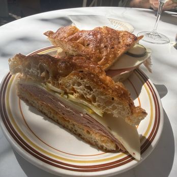 Jardin - Wine Bars Near Me - Richmond, Virginia