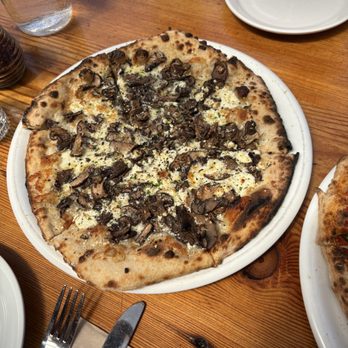 Solstice Wood Fire Cafe & Bar - Pizza Near Me - Hood River, Oregon Solstice Wood Fire Cafe & Bar - Pizza Near Me - Hood River, Oregon