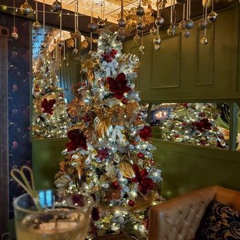 Vintage Books - Christmas cheer! - Speakeasies Near Me - Honolulu, Hawaii
