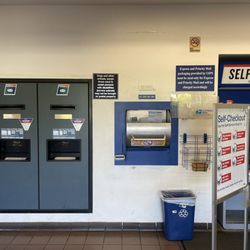 US Post Office - Entrance area where you drop off large envelopes and big packages.
