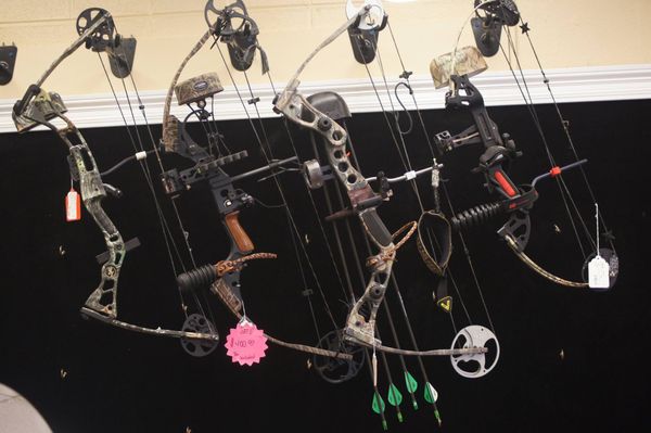 Earl's Pawn & Jewelry by null