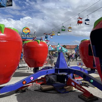 South Florida Fair - Spinning apples - Festivals Near Me - West Palm Beach, Florida South Florida Fair - Spinning apples - Festivals Near Me - West Palm Beach, Florida