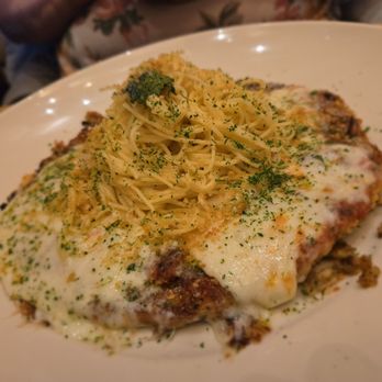 The Cheesecake Factory - Chicken Parmesan Pizza Style - Desserts Near Me - Des Moines, Iowa The Cheesecake Factory - Chicken Parmesan Pizza Style - Desserts Near Me - Des Moines, Iowa
