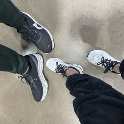 Fleet Feet - OnCloud shoes