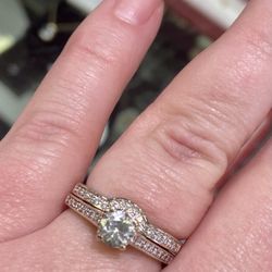 Jewelry of Romance - My ring a little closer