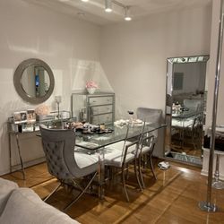 Cozy Moving Solutions - Dining room after the move