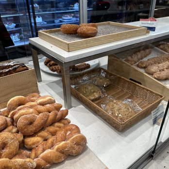 Paris Baguette - Bakeries Near Me - North York, Ontario