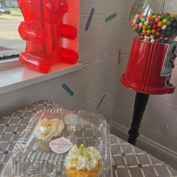 Gwendolyn Lee Cakery - Breakfast cupcakes - Bakeries Near Me - Beech Grove, Indiana