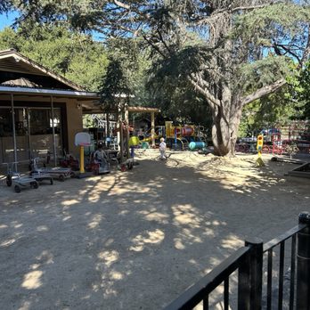 Broadacres Preschool - Preschools Near Me - Rolling Hills Estates, California