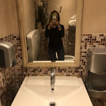 Square Sud - Bathroom - Restaurants Near Me - Antibes, 06