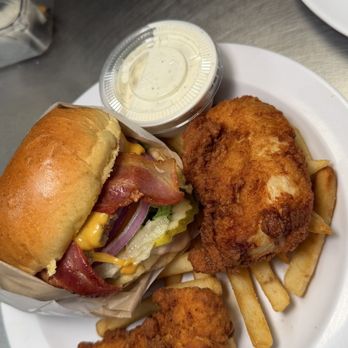 R Burgers - Burger pack - Burgers Near Me - Las Vegas, Nevada R Burgers - Burger pack - Burgers Near Me - Las Vegas, Nevada