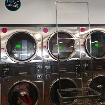 Love Laundry - Free dry. But you have to wait 10 min. Until one is available - Laundromat Near Me - Long Beach, California