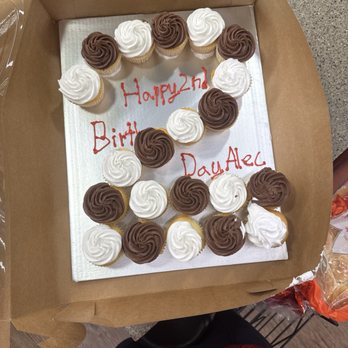 Ralphs - The one they made. The horrible writing, the messed up frosting, the lack of decorations. I could go on. - Grocery Near Me - Sunland, California