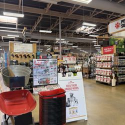 Ace Hardware Of Thousand Oaks - Inside