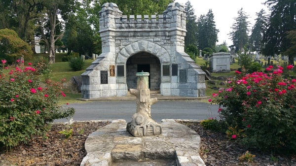 Thornrose Cemetery by null