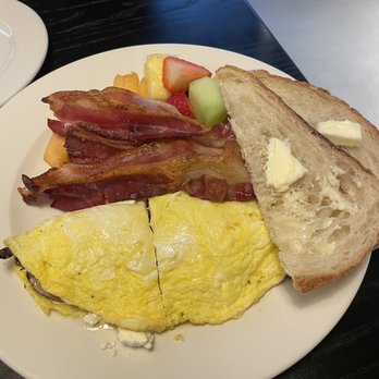 Spruce Cafe - WA foragers omelet with a side of bacon with Beecher's flagship cheese (popular) Was - Breakfast & Brunch Near Me - Seattle, Washington