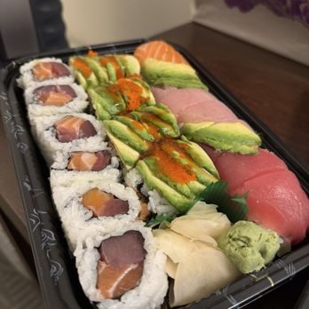 Momiji - Special Roll Dinner - Japanese Near Me - Washington, DC, District of Columbia