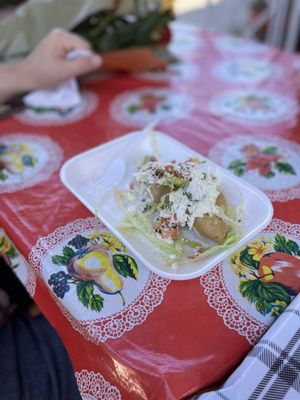 Carnitas y Mariscos Las Morelianas by null
