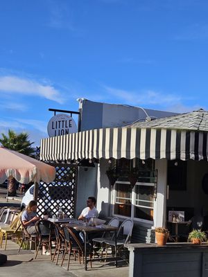 Little Lion Cafe by null