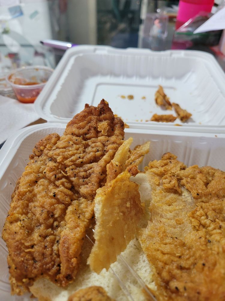 EC FISH MARKET Updated October 2024 16 Photos & 26 Reviews 240