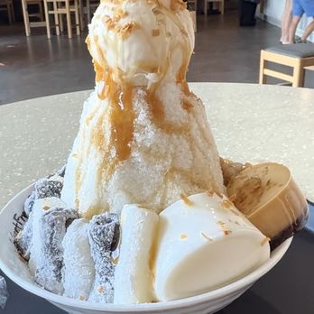 Meet Fresh - Pudding and mochi Shaved ice - Desserts Near Me - Irvine, California Meet Fresh - Pudding and mochi Shaved ice - Desserts Near Me - Irvine, California