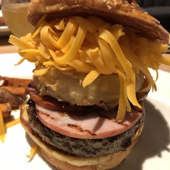 Doc B's Restaurant + Bar - New American Near Me - Chicago, Illinois