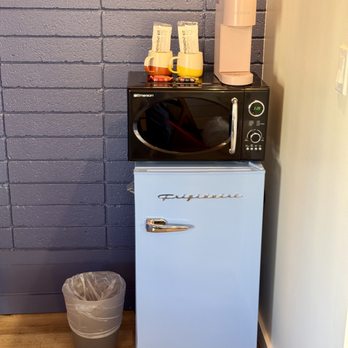 The Sierra Motel - Frigidaire mini fridge and coffee maker - Hotels Near Me - Traverse City, Michigan The Sierra Motel - Frigidaire mini fridge and coffee maker - Hotels Near Me - Traverse City, Michigan