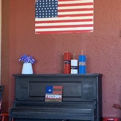 Infinity Cafe - Dining room decor