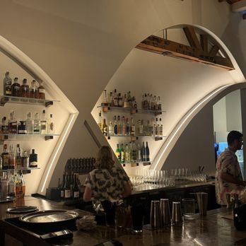Edgemar - bar - Seafood Near Me - Santa Monica, California