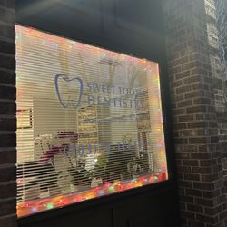 Sweet Tooth Dentistry - Christmas lights! 2024