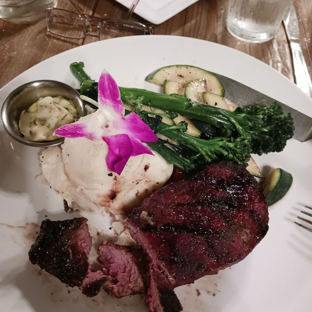 Fugazzis - Sirloin steak, mashed potatoes n veggies. - Italian Near Me - Kingsburg, California Fugazzis - Sirloin steak, mashed potatoes n veggies. - Italian Near Me - Kingsburg, California