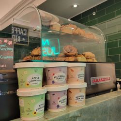 Daniel’s Coffee And More - Inside