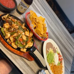 Los Tres Amigos - Shrimp fajitas.