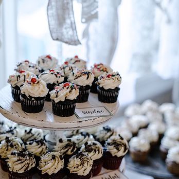Gracene's Cupcake Boutique - Cupcakes Near Me - Black Diamond, Washington Gracene's Cupcake Boutique - Cupcakes Near Me - Black Diamond, Washington