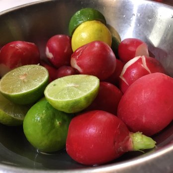 Tacos El Francés - radishes and limes - Tacos Near Me - Tijuana, BCN Tacos El Francés - radishes and limes - Tacos Near Me - Tijuana, BCN
