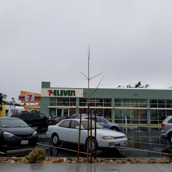 7-Eleven - cars parked in a parking lot - Convenience Stores Near Me - Ventura, California 7-Eleven - cars parked in a parking lot - Convenience Stores Near Me - Ventura, California