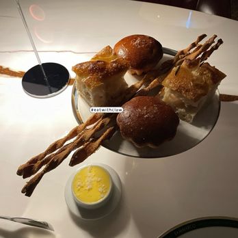 Sammarco - Bread plate 5/5 - Steakhouses Near Me - Toronto, Ontario