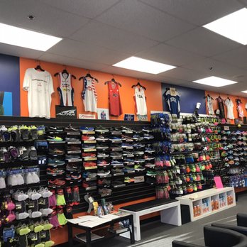 cadence running store