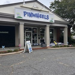 Pinwheels Thrift Store - Front of store